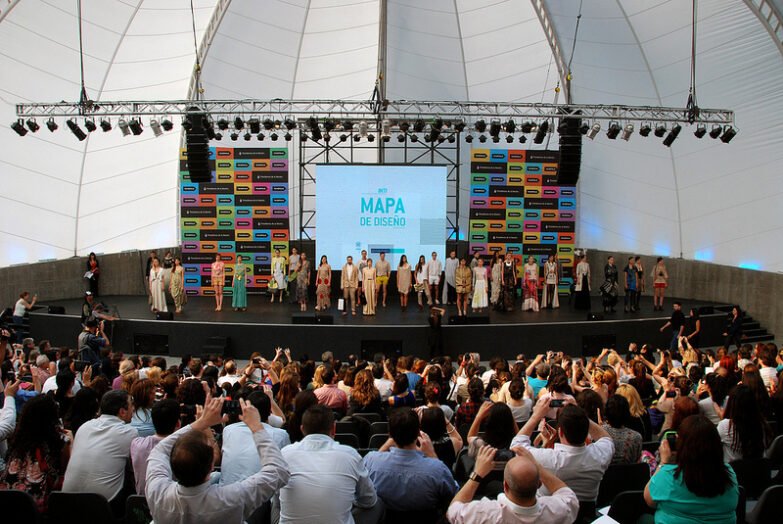 El diseño de autor presentó su libro en tecnópolis 1 - eventos textil e indumentaria Tecnopolis El Diseño De Autor Presentó Su Libro En Tecnópolis - Eventos Textil E Indumentaria