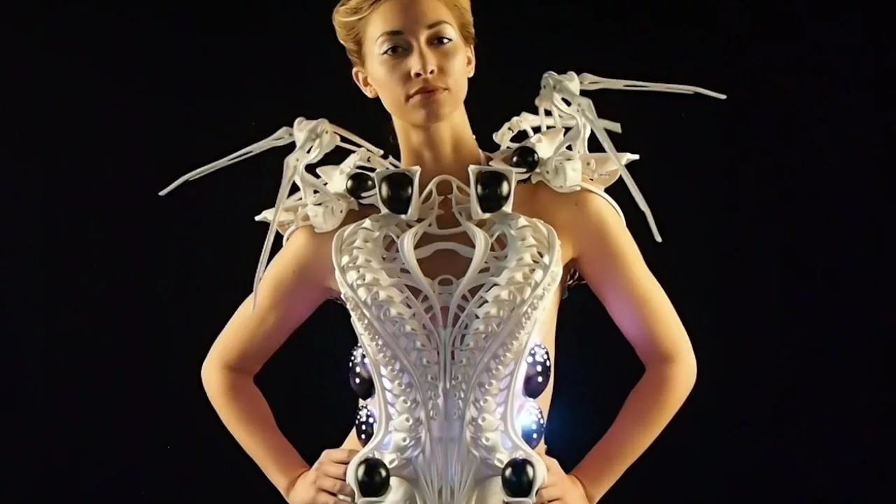 La Moda Del Futuro Y Los Vestidos Robotizados Que Te Dejarán Alucinando - Moda Y Diseñadores Textil E Indumentaria