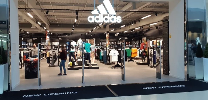 Adidas Tienda Outlet 728 Adidas Firma Un Crédito De 3000 Millones - Empresas Calzado, Cuero