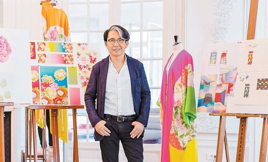 Firmenich Casas Perfumistas Escala Internacional 118 0 682 424 El Mundo De La Moda Esta De Luto - Moda Y Diseñadores Textil E Indumentaria