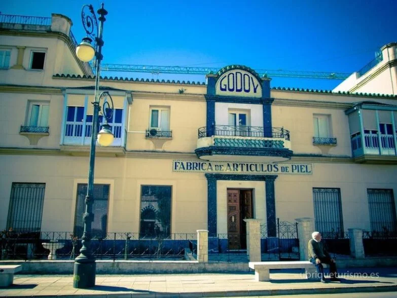 Cuna De La Piel Ubrique: La Cuna De Las Casas De Lujo Del Cuero - Empresas Calzado, Cuero