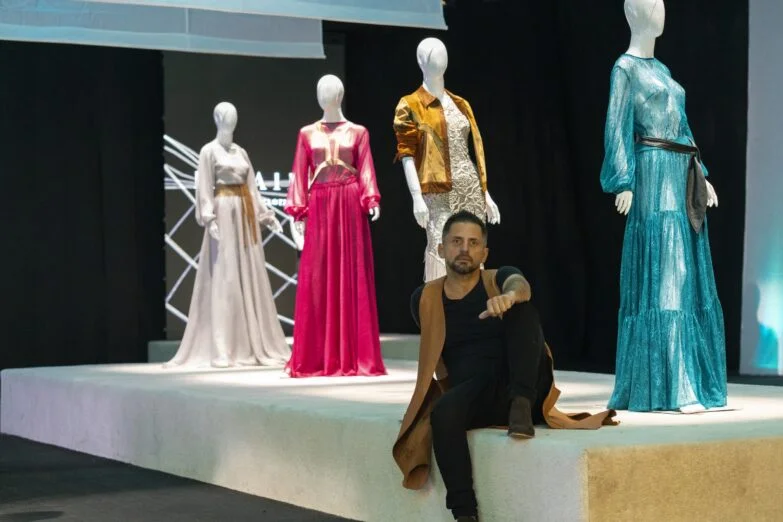 Hemisferios : Una Colección , Dos Culturas