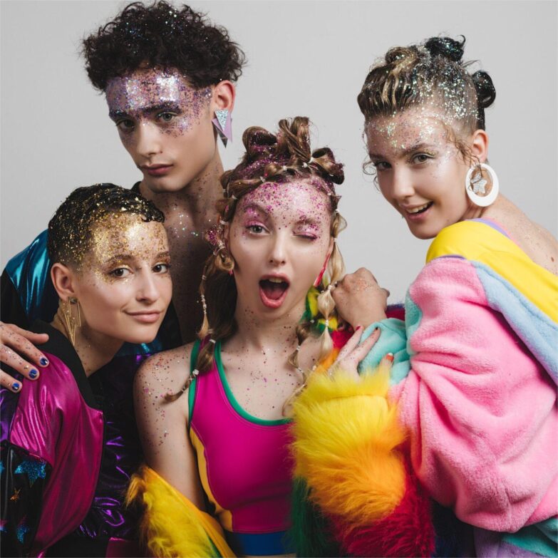 Indumentaria con identidad ochentosa y estridente 1 - moda y diseñadores textil e indumentaria 2Smi Indumentaria Con Identidad Ochentosa Y Estridente - Moda Y Diseñadores Textil E Indumentaria