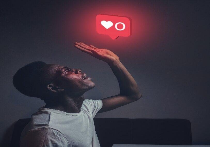 pexels oladimeji influencer marketing digital Influencers y marcas: una relación tormentosa? - Moda y Diseñadores Textil e Indumentaria