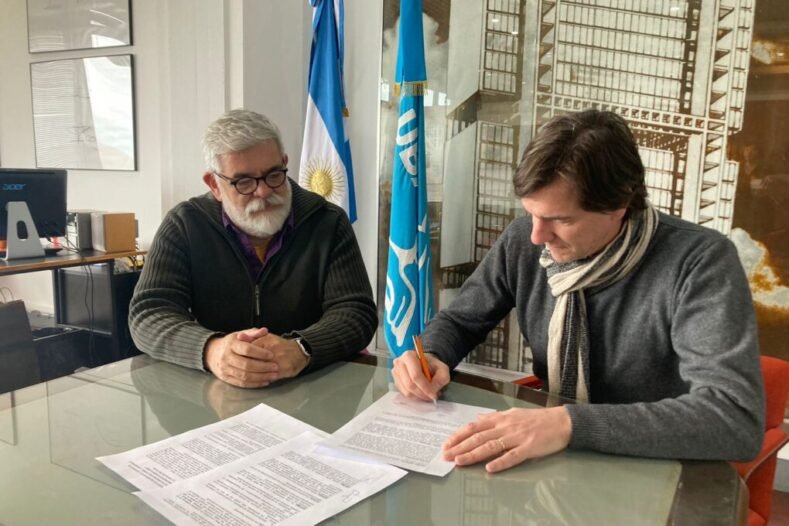 24 459387 Convenio Entre Fundación Pro Tejer Y La Uba Diseño De Indumentaria - Textil E Indumentaria