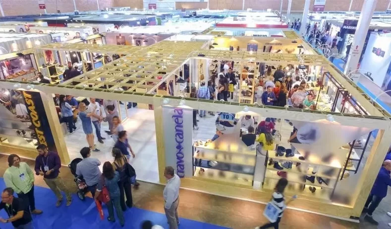 58 020826 Feria De Calzado Zero Grau Promueve El Turismo En Gramado (Rs) - Calzado, Cuero