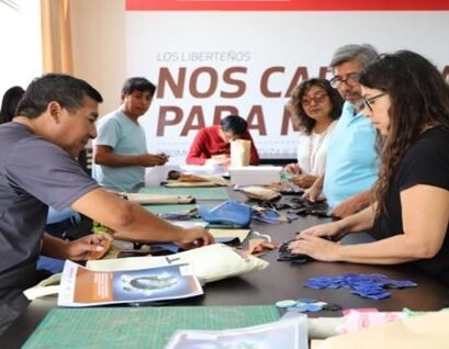 05 472333 Se Realizó El V Congreso De Cuero Y Calzado En Trujillo Perú - Empresas Calzado, Cuero