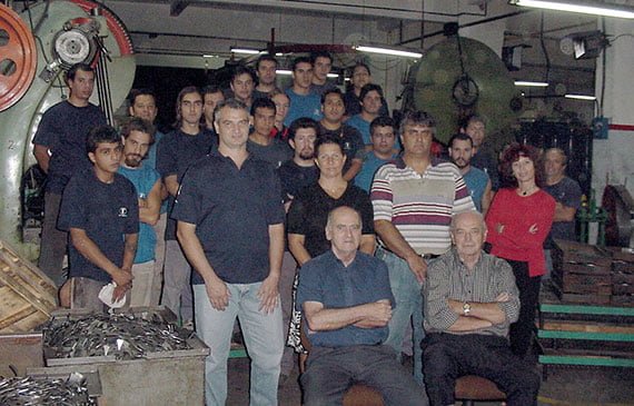 19 981375 Una Empresa Familiar Con Más De 50 Años Al Servicio De La Industria Del Calzado - Interes General