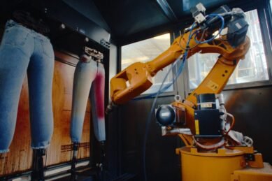 14 435543 Tecnología Para Cuidar A Las Personas: El Robot Que Transforma La Aplicación De Permanganato En La Industria Del Denim - Empresas Textiles