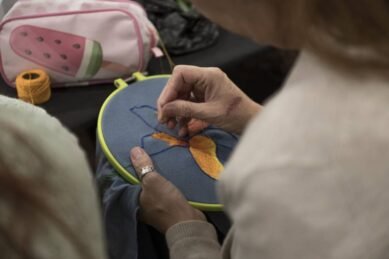 49 714069 Bordadoras En El Museo: Un Espacio De Encuentro - Bordadoras