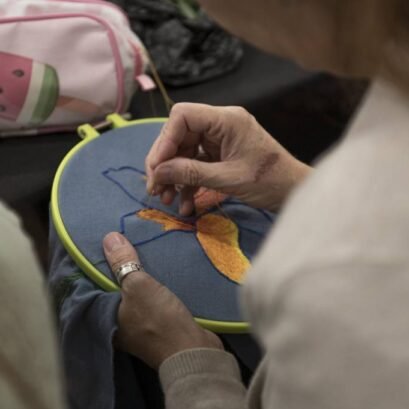 49 714069 Bordadoras En El Museo: Un Espacio De Encuentro - Eventos Textil E Indumentaria