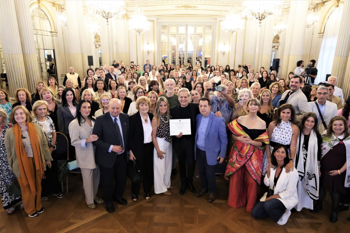 Francisco ayala: un diseñador reconocido como personalidad destacada de la cultura de la ciudad de buenos aires 64 - moda sostenible 32 578072 Francisco Ayala: Un Diseñador Reconocido Como Personalidad Destacada De La Cultura De La Ciudad De Buenos Aires - Moda Sostenible