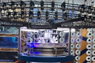 33 164913 Aracne, Tecnología Para Detectar Fallos En La Fabricación Textil Antes De Que Se Produzcan - Tejidos De Punto