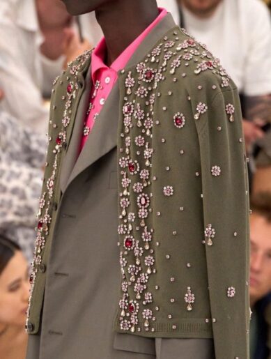 Poder Detalle Apliques Piedras Brillo Y Volumen Las Colecciones Actuales 18 509380 El Poder Del Detalle: Apliques De Piedras, Brillo Y Volúmen En Las Colecciones Actuales - Eventos Textil E Indumentaria