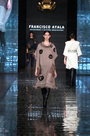 Diseñadores de la cámara argentina de la moda brillaron en una nueva edición de argentina fashion week 13 - destacadas Disenadores Camara Argentina Moda Brillaron Nueva Edicion Argentina Fashion Week 01 559509 Diseñadores De La Cámara Argentina De La Moda Brillaron En Una Nueva Edición De Argentina Fashion Week - Destacadas