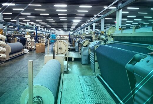 La UNMDP lanza la oficialía en “Uso de máquinas de confección textil"