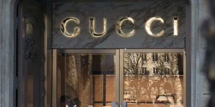 Gucci Lleva Moda Al Siguiente Nivel Con Ia Y Narrativa Inmersiva 26 516107 Gucci Lleva La Moda Al Siguiente Nivel Con Ia Y Narrativa Inmersiva - Empresas Calzado, Cuero