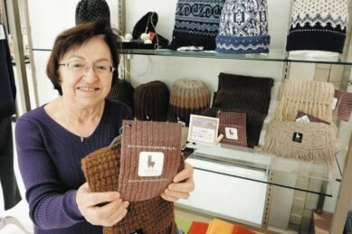 687686203 1458627089397895 3895910728233293988 n Mujeres bolivianas impulsan un proyecto textil con alpaca en Japón - ModaSustentable