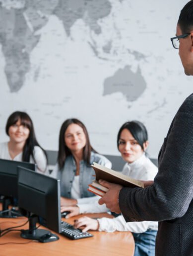 how is your deals group people business conference modern classroom daytime EXICAL 2026 : Capacitación exclusiva para el sector del calzado - Eventos Calzado, Cuero