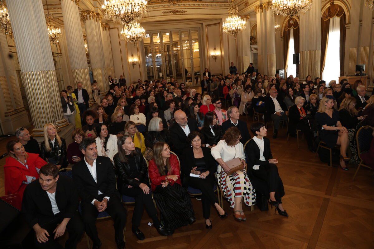 Entrega Tijeras Buenos Aires está de Moda: La CAM entregó las Menciones de Honor 2026 en la Legislatura - Empresas Textiles