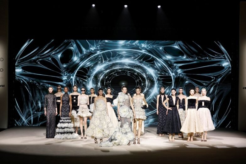 Mercedes-Benz Fashion Week Madrid celebró el talento de la moda 1 - Eventos Textil e Indumentaria PM26 Hannibal Laguna 1155 Mercedes-Benz Fashion Week Madrid celebró el talento de la moda - Eventos Textil e Indumentaria