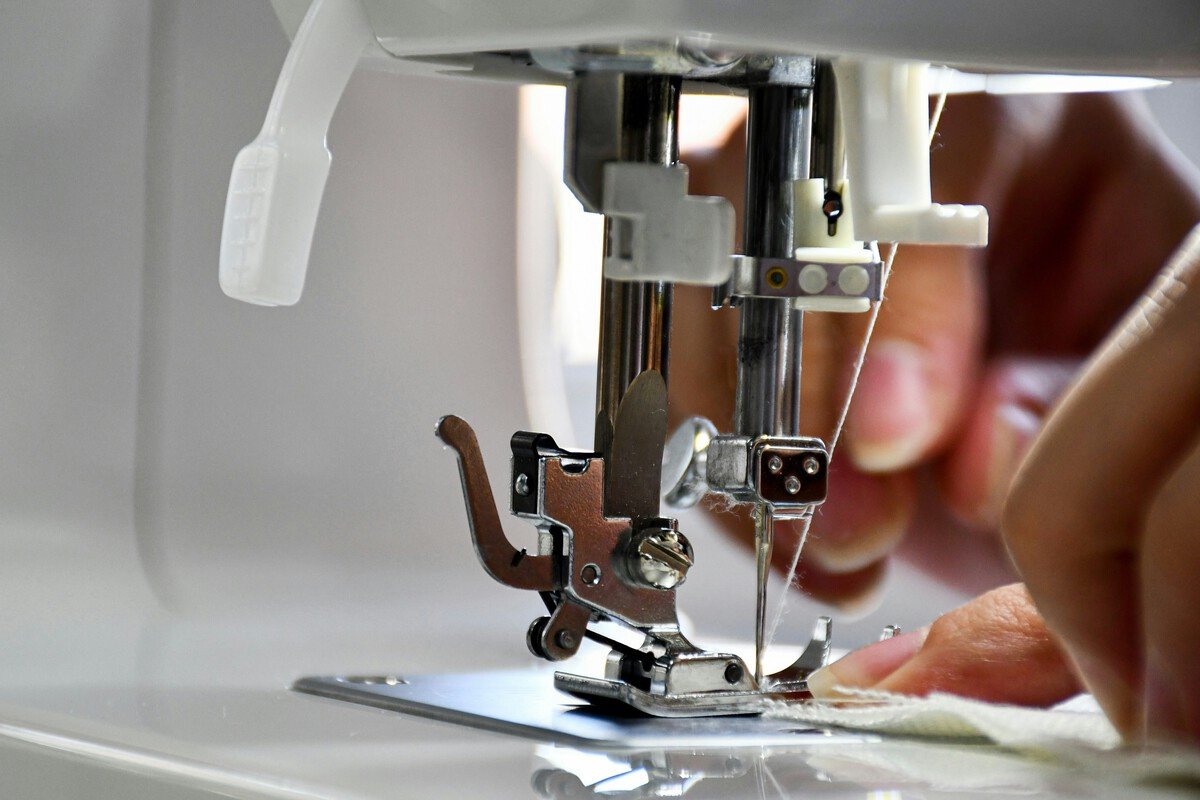 Arreglos, confección y diseño: una máquina doméstica para explorar nuevas posibilidades textiles 1 - Máquinas Textiles 1200 800 Arreglos, confección y diseño: una máquina doméstica para explorar nuevas posibilidades textiles - Máquinas Textiles